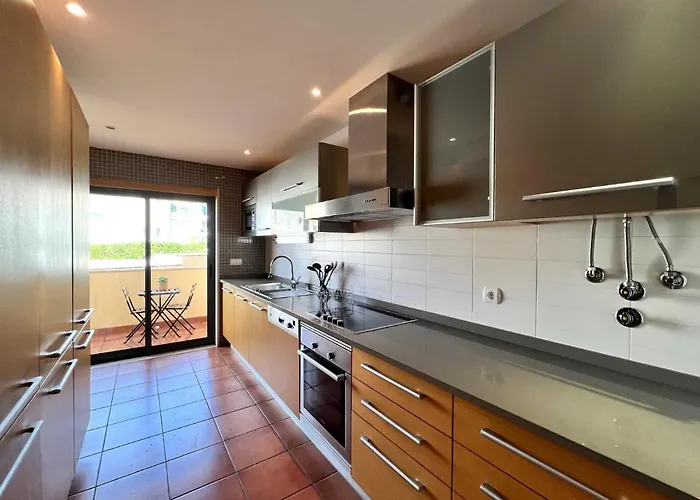 Experience With Pool By Homing 아파트