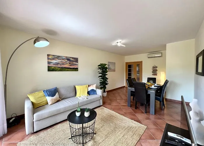 Апартаменти Experience With Pool By Homing Албуфейра